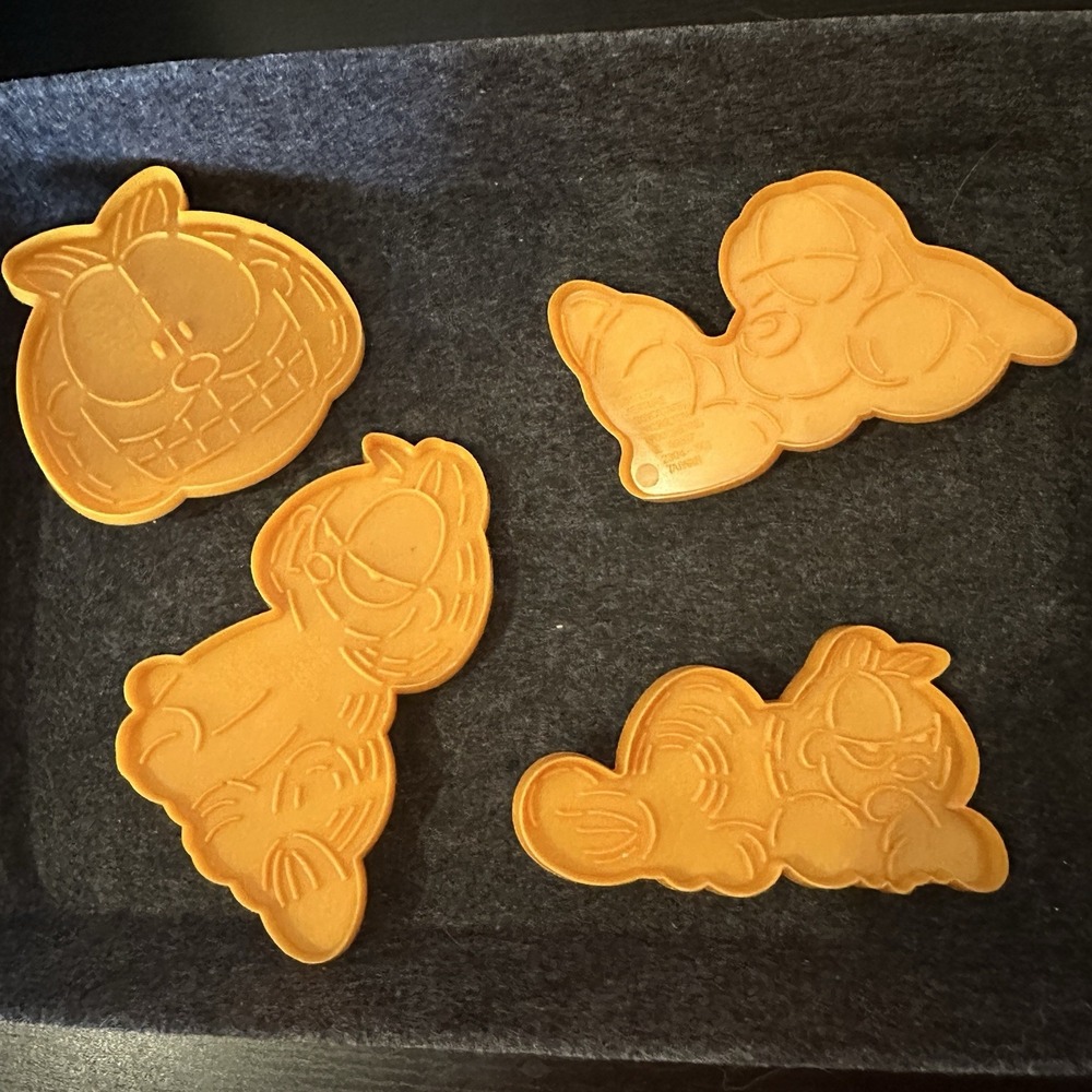 VTG Wilton Garfield And Odie Cookie Cutters Set Of 4 Baking 70s